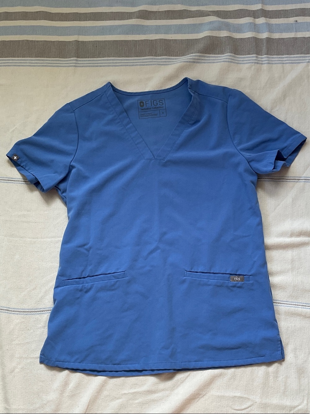 Figs Women's V-Neck Scrub Top in Sky blue